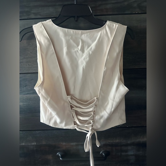 Fashion Nova Cream Sleeveless Button-Front V-Neck Top - Picture 2 of 6